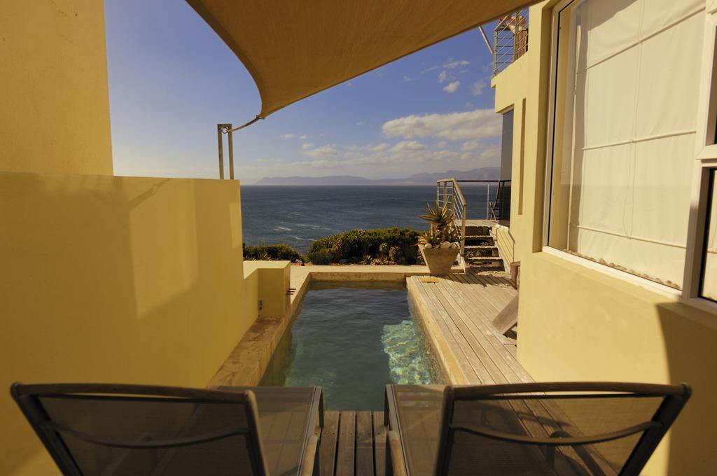 Whalesong Lodge Gansbaai Exterior photo