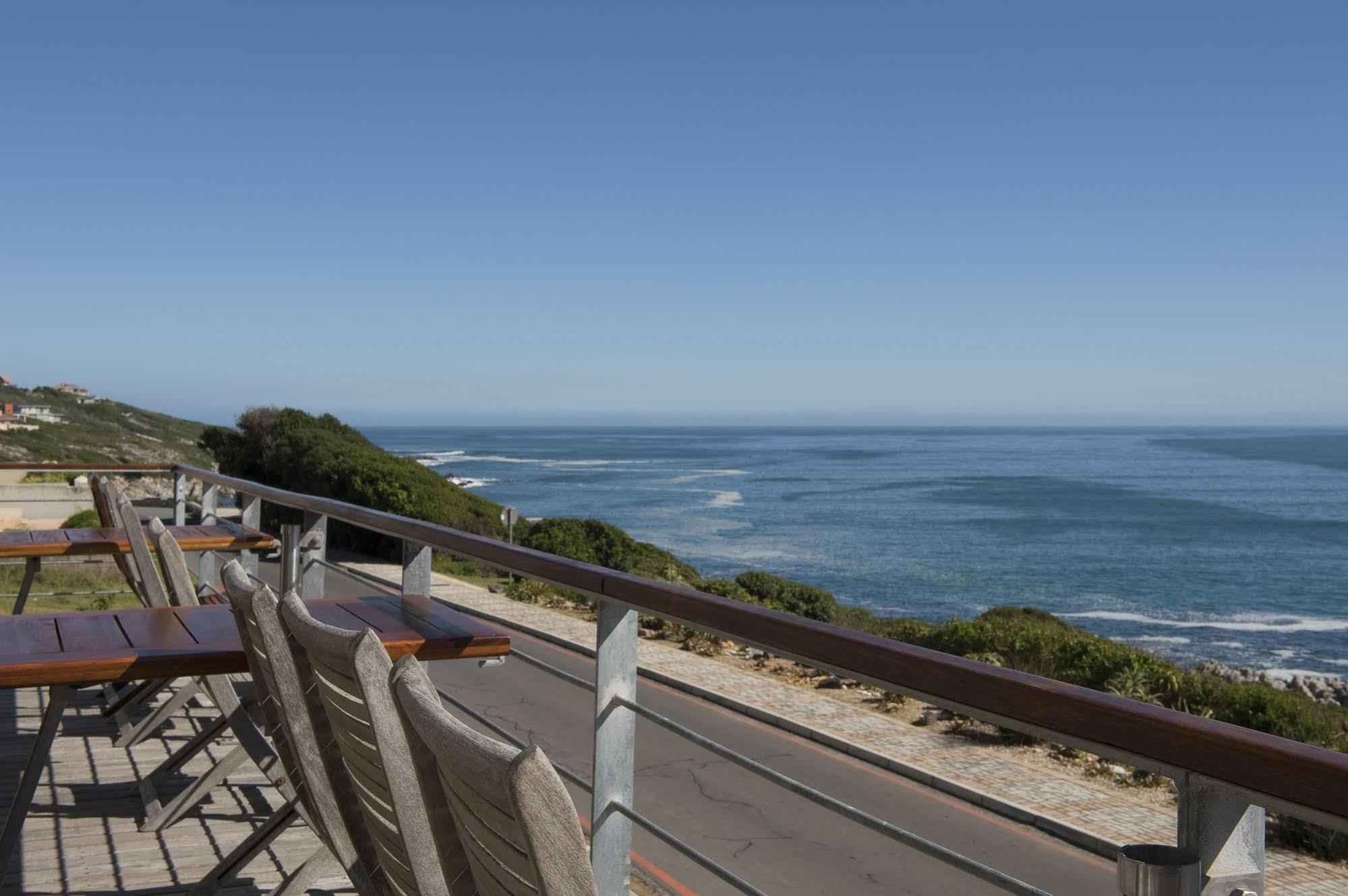 Whalesong Lodge Gansbaai Exterior photo